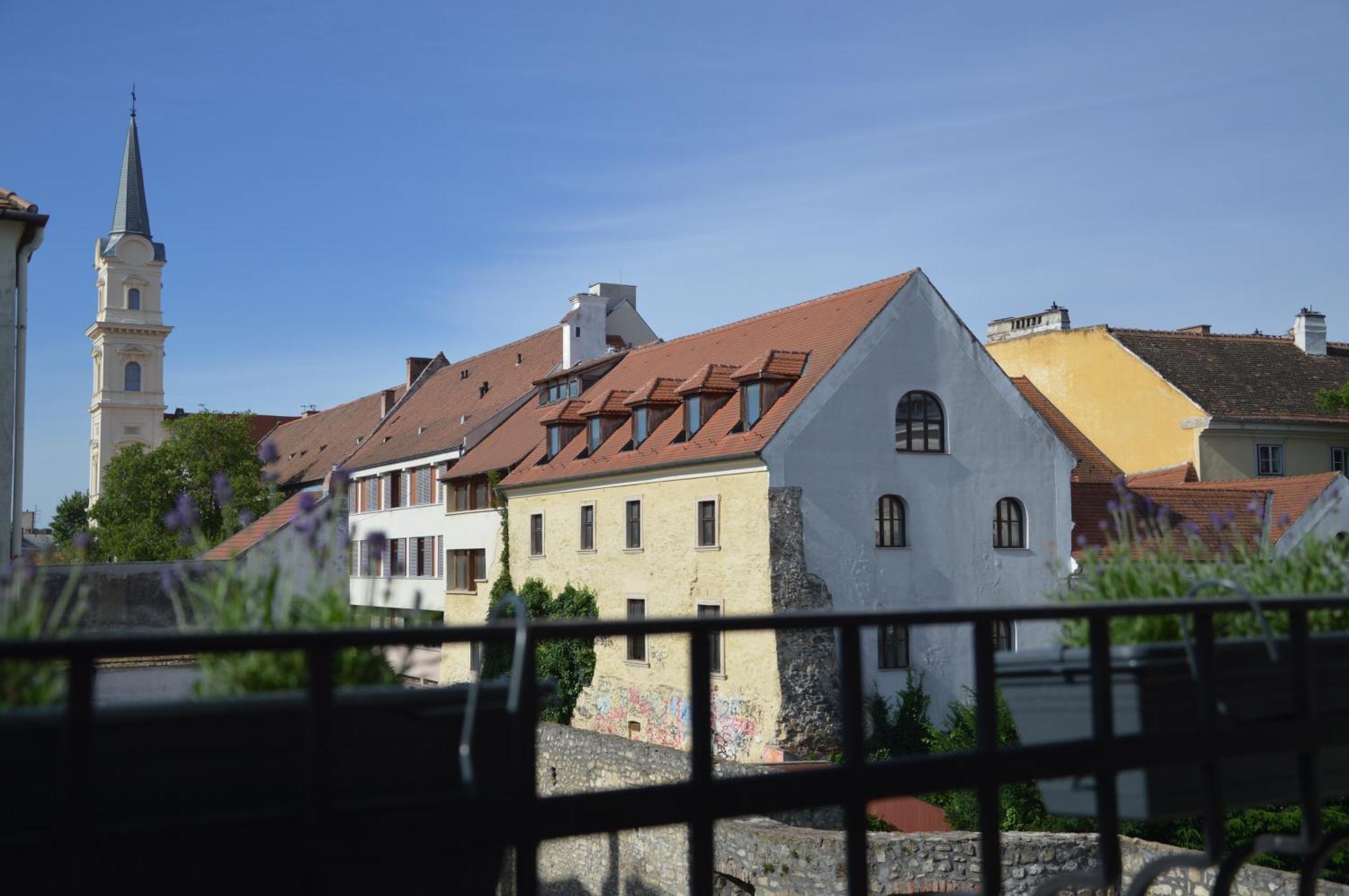 V62 Studio Apartments- In The Downtown Sopron Exterior foto